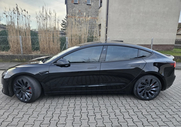 Tesla Model 3 cena 145700 przebieg: 44000, rok produkcji 2021 z Wrocław małe 562